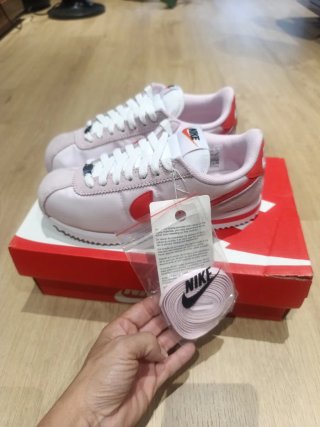 Nike Cortez Rosa y Rojo