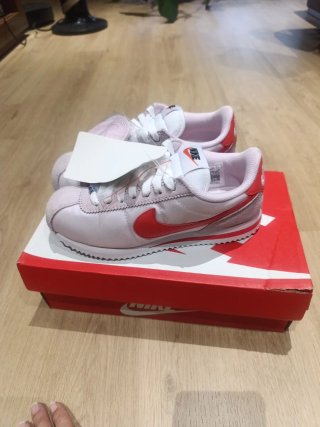 Nike Cortez Rosa y Rojo