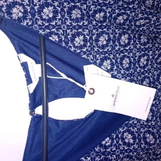 Vestido estampado Springfield azul y blanco