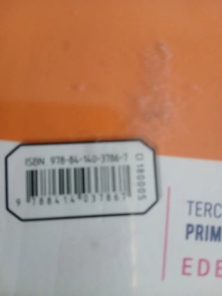 Libros de matemáticas y lengua de 5 de primaria.