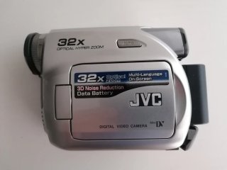 Videocámara JVC MiniDV con accesorios