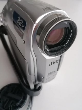 Videocámara JVC MiniDV con accesorios