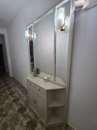 Mueble de entrada con espejo