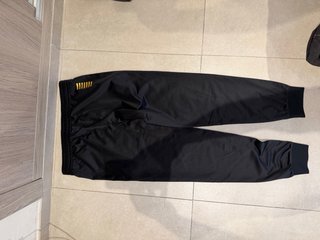 Pantalones EA7 Negro