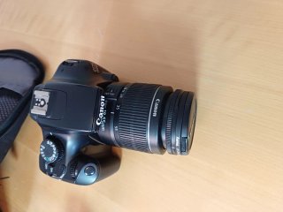 Canon EOS 1100D + 2 objetivos y accesorios