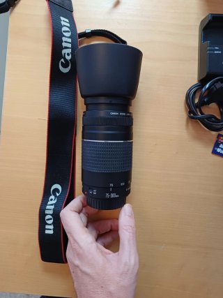 Canon EOS 1100D + 2 objetivos y accesorios