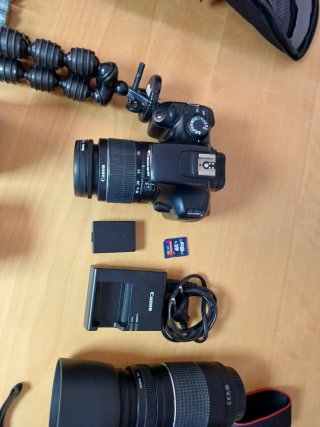 Canon EOS 1100D + 2 objetivos y accesorios