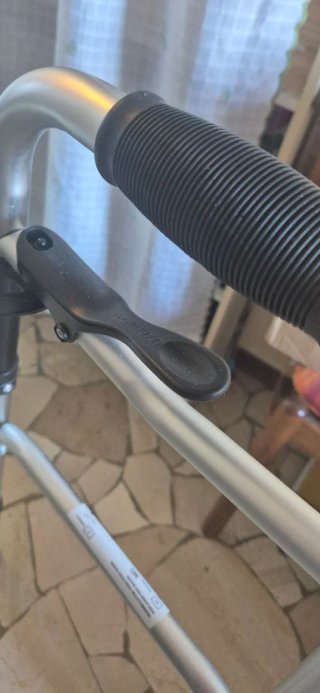 Deambulatore pieghevole in alluminio