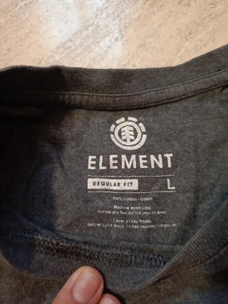 Camiseta Element gris y roja