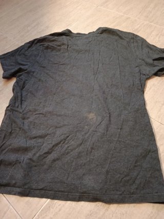 Camiseta Element gris y roja
