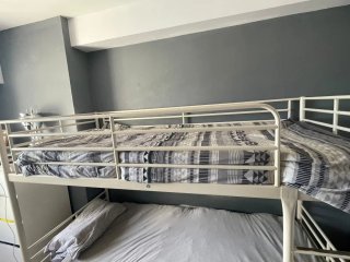 Litera metálica con cama nido