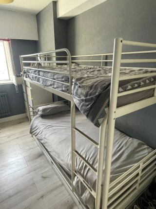 Litera metálica con cama nido