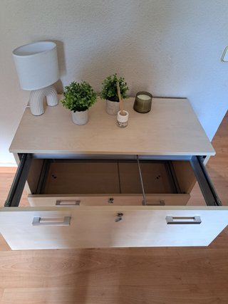 Archivador de madera y metal