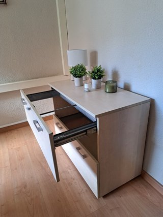 Archivador de madera y metal