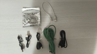 Auriculares y cargadores Micro-USB Delta