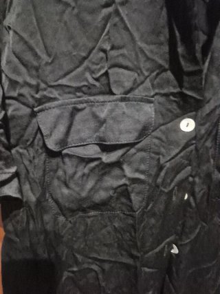 Camisa Zara negra sedosa de manga corta
