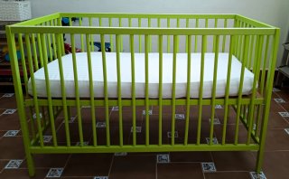 Cuna Ikea bebé con colchón y funda