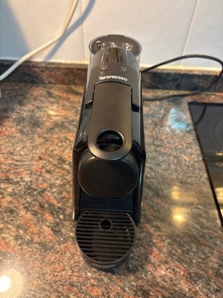 Cafetera Nespresso Negra