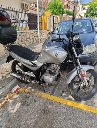 Moto SYM 125-K Plata