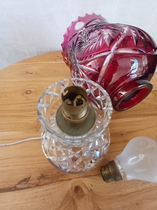 Lámpara de mesa de cristal tallado