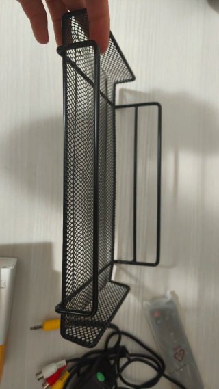 Proyector Mini YG300 Meer Amarillo con soporte
