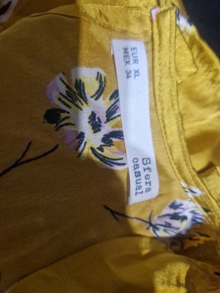 Blusa floral amarilla