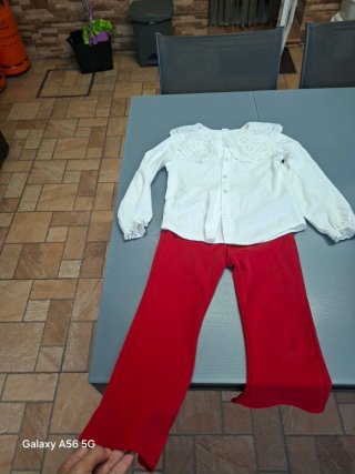 Conjunto niña: Camisa blanca y pantalón rojo