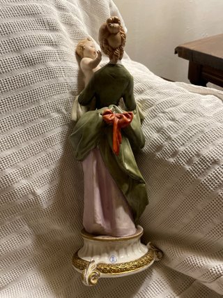 Statuina Capodimonte Madre e Bambino