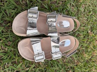 Sandalias niña Zara T35 plateadas