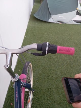 Bicicleta infantil Btwin azul y rosa