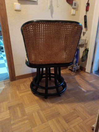 Silla giratoria rejilla y cojín beige