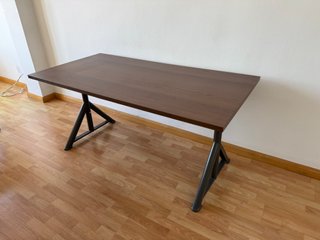 Escritorio IKEA marrón/gris oscuro 160x80