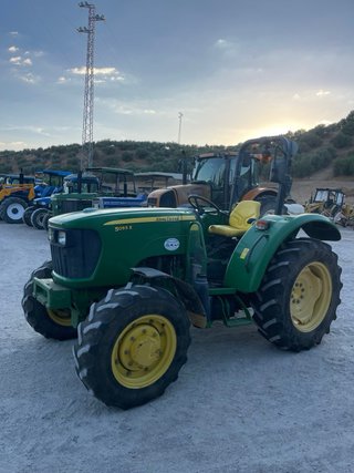 Tractor John Deere 5055 E