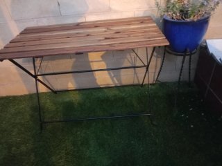 Mesa de exterior madera y metal