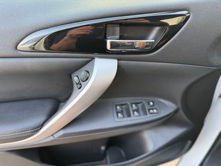 Mitsubishi Eclipse Cross Select Hybrid 4WD 2022