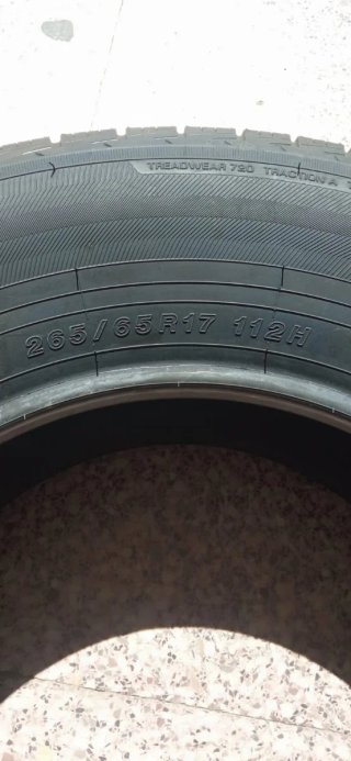 Neumáticos Yokohama nuevos 265/65 R17