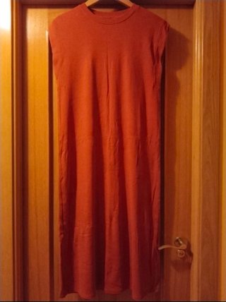 Vestido Carrefour Tex rojizo sin mangas