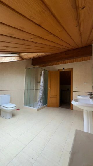 Se alquila habitación