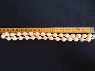 Collar antiguo tallado rosas.Muy bueno