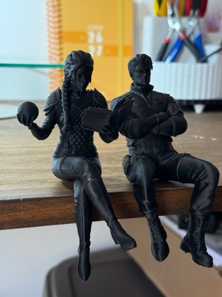 Figuras Violet y Xaden Cuarta ala