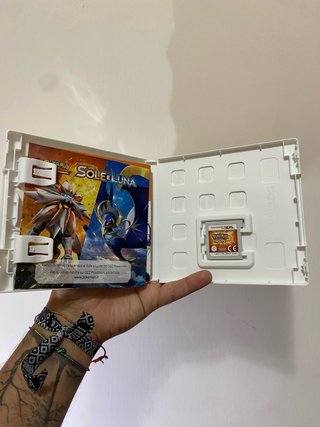 Nintendo 2DS Nera + Caricabatterie + Gioco Pokemon