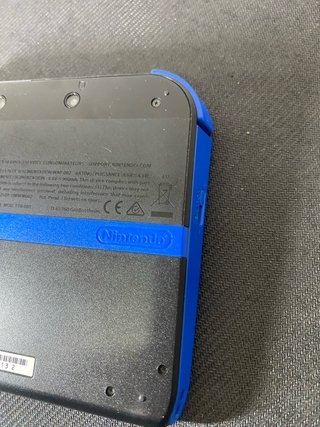 Nintendo 2DS Nera + Caricabatterie + Gioco Pokemon