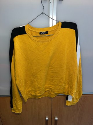 Sudadera Bershka amarilla y negra Talla m