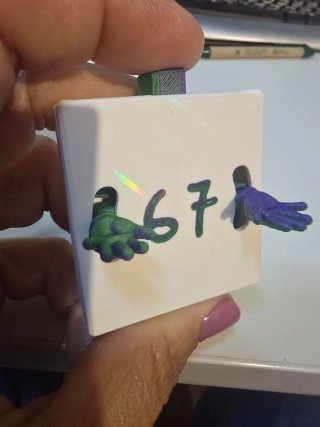 Juego 67 3D Manos