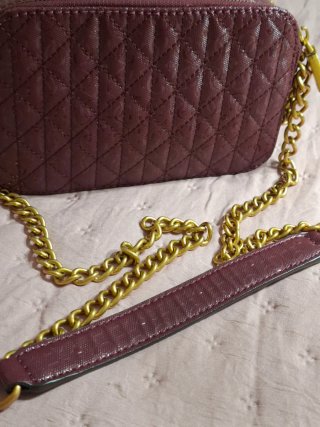 Borsa tracolla Guess bordeaux trapuntata