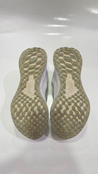Zapatillas Nike Mujer Gris y Blanco