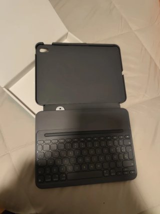 Funda Logitech Slim Folio iPad 10ª Gen