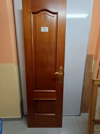 Puerta de madera interior