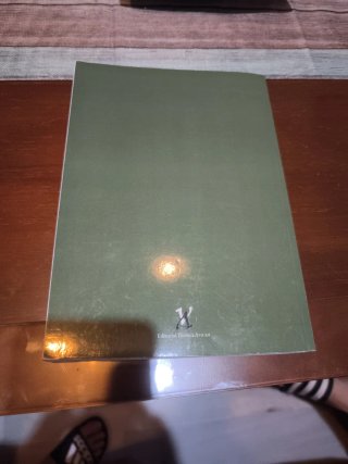 Libro de teoría y prácticas de Economía UGR