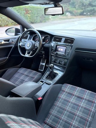 Volkswagen Golf GTI PERFORMANCE